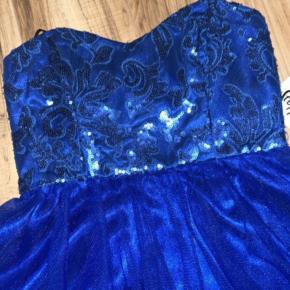 Royal blue juniors dress - Picture 4 of 4